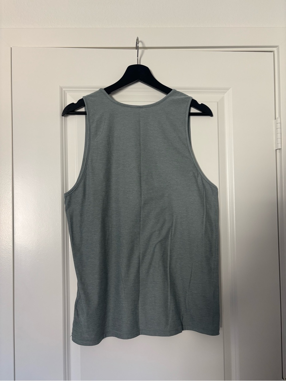 Vuori Muscle Tank - Picture 3 of 4